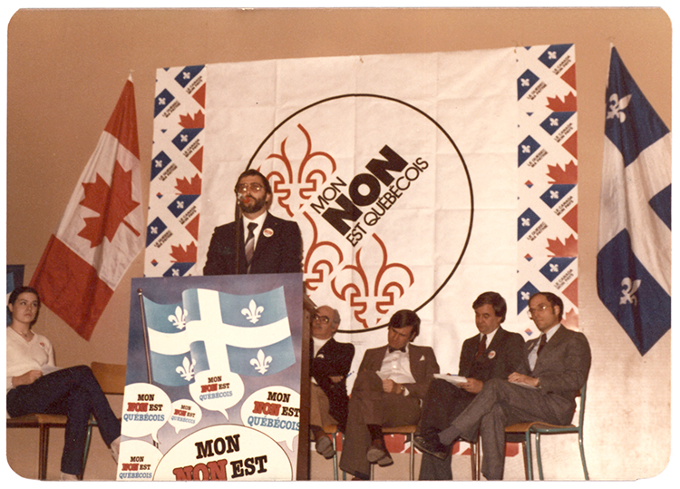 Photographie d'un rassemblement du camp du « Non », 1980.