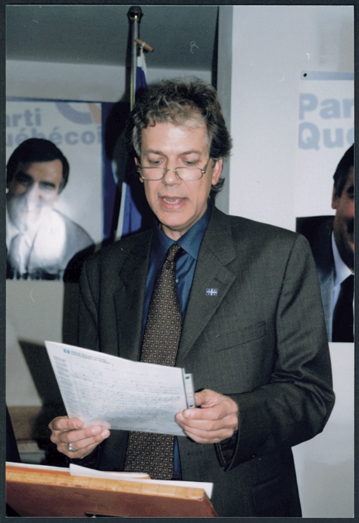 Photographie de Serge Geoffrion à un rassemblement du PQ dans La Prairie, 1999.