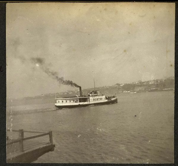 Photographie du bateau « North » de la traverse Québec-Lévis, vers 1912.